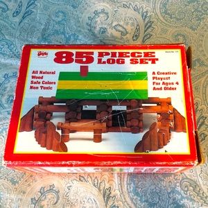 Vintage Lincoln Logs 85 piece Log Set very old, All Pieces Building Set